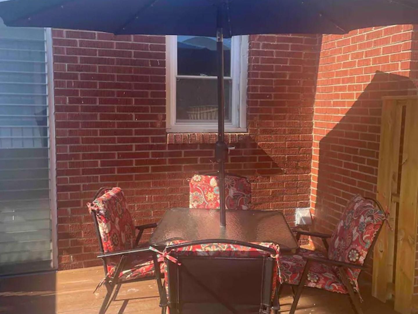West-end Downtown - Easy Access To Airport & Jcsu Holiday home *