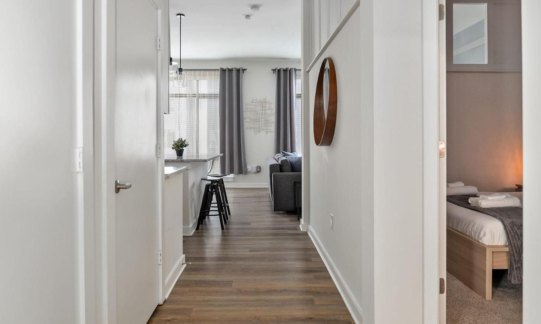 Spacious 2bd With Private Balcony And Free Parking * Charlotte