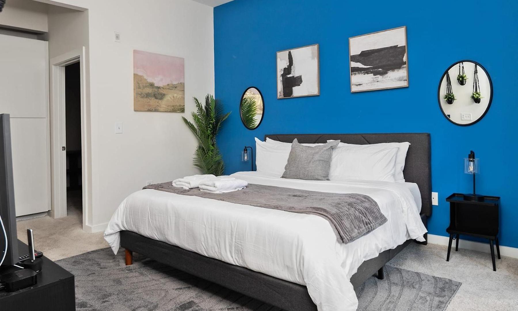 Spacious 2bd With Private Balcony And Free Parking *