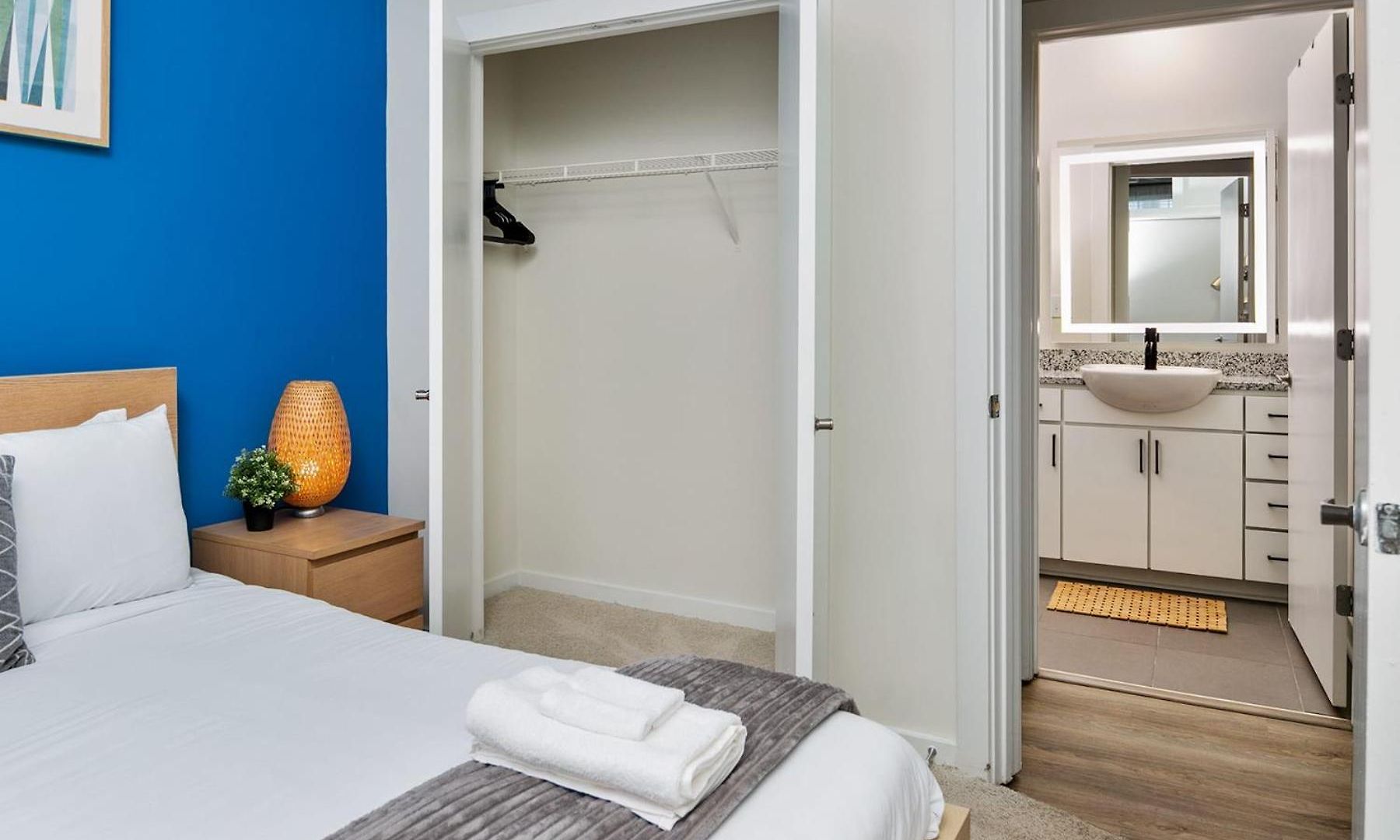 Apartment Spacious 2bd With Private Balcony And Free Parking
