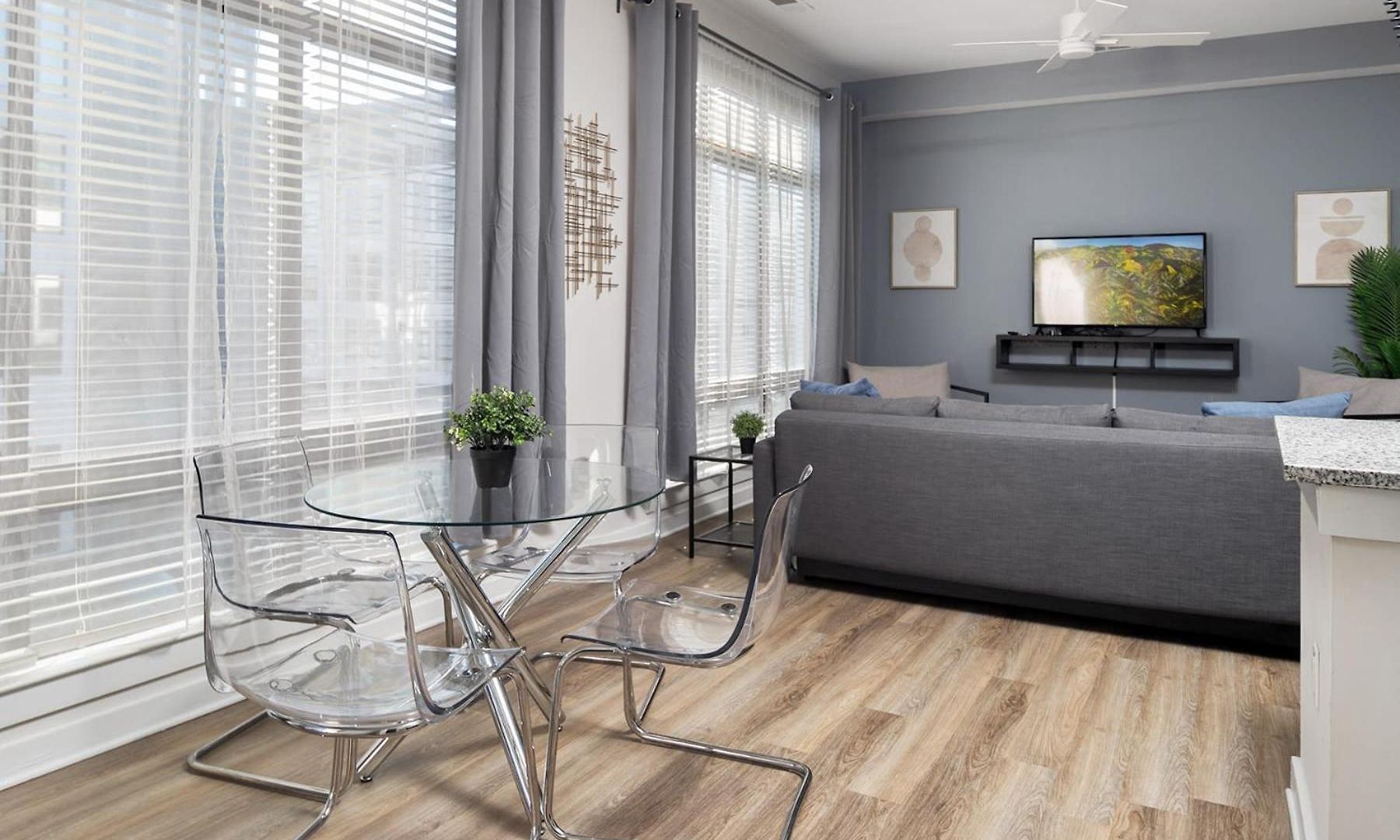 Spacious 2bd With Private Balcony And Free Parking