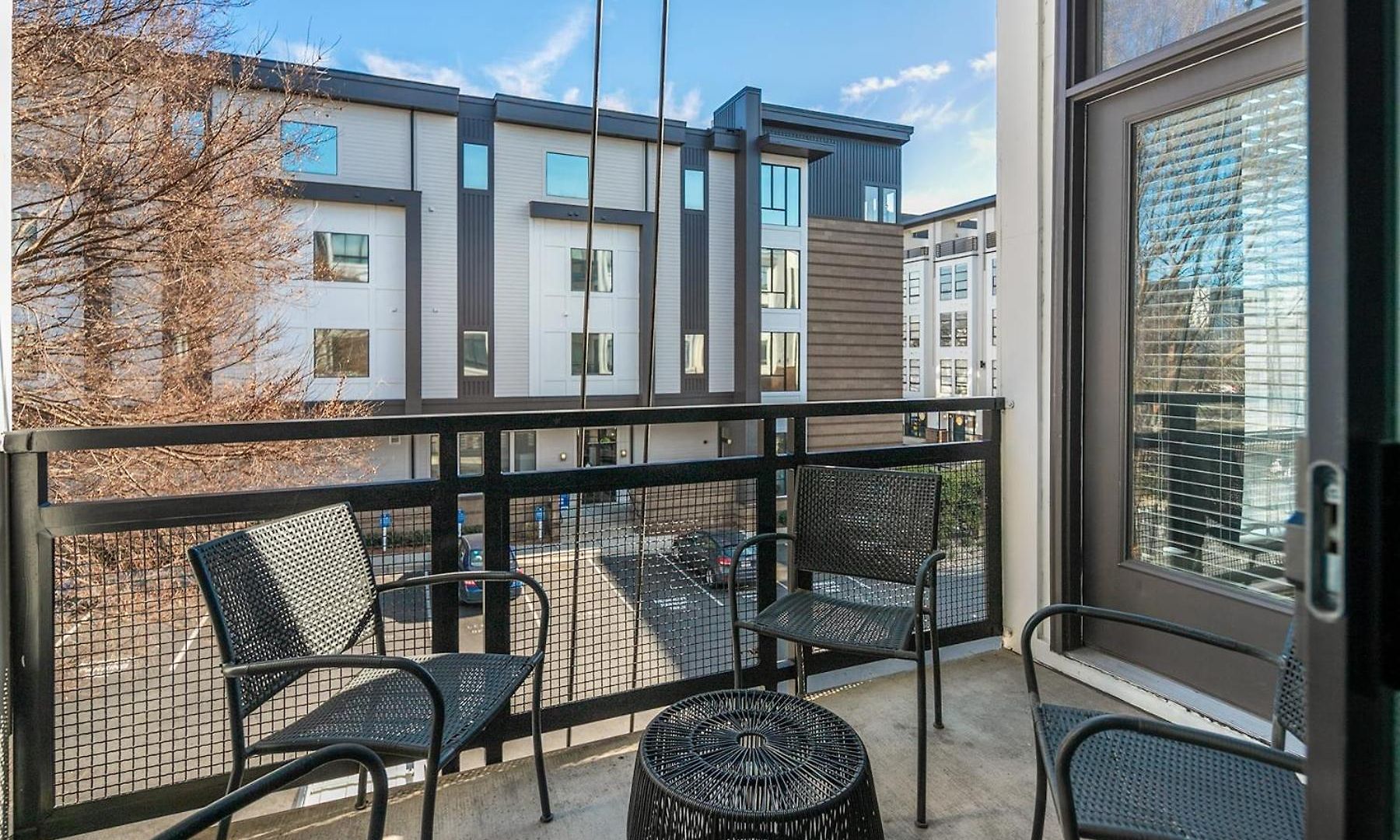 Spacious 2bd With Private Balcony And Free Parking * Charlotte