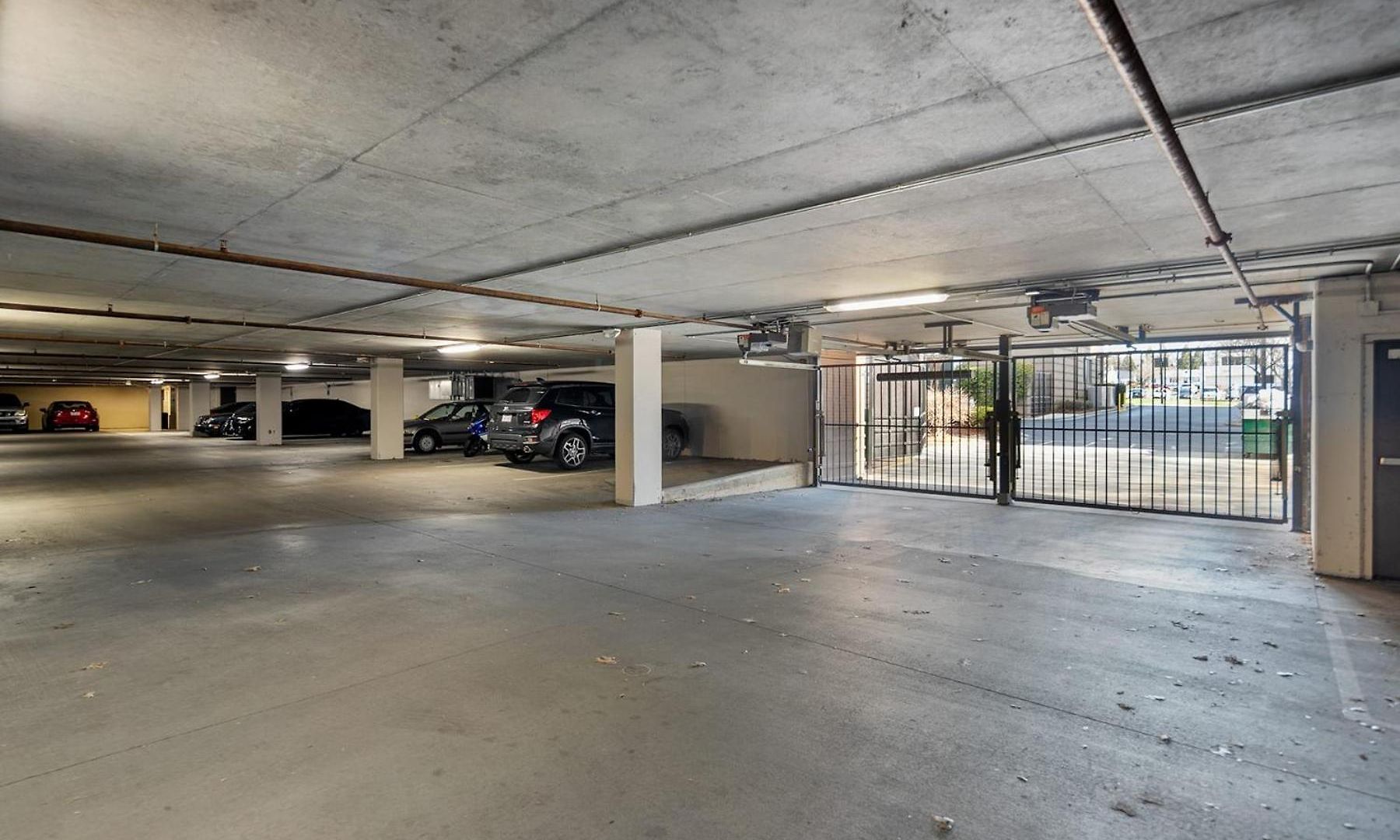 Spacious 2bd With Private Balcony And Free Parking Apartment Charlotte