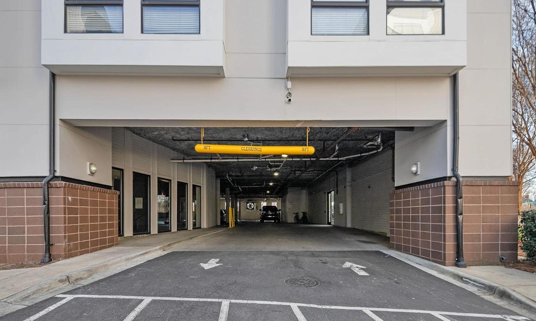 Apartment Spacious 2bd With Private Balcony And Free Parking *
