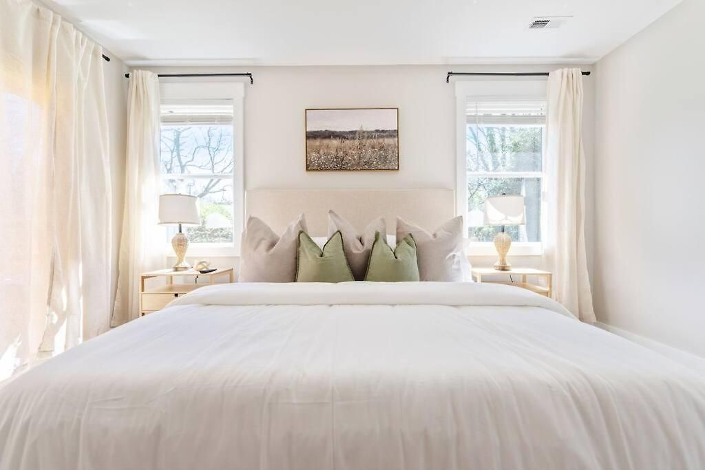 Holiday home Brand New Cozy Modern W/hot Tub+movieroom 7 Min From Uptown