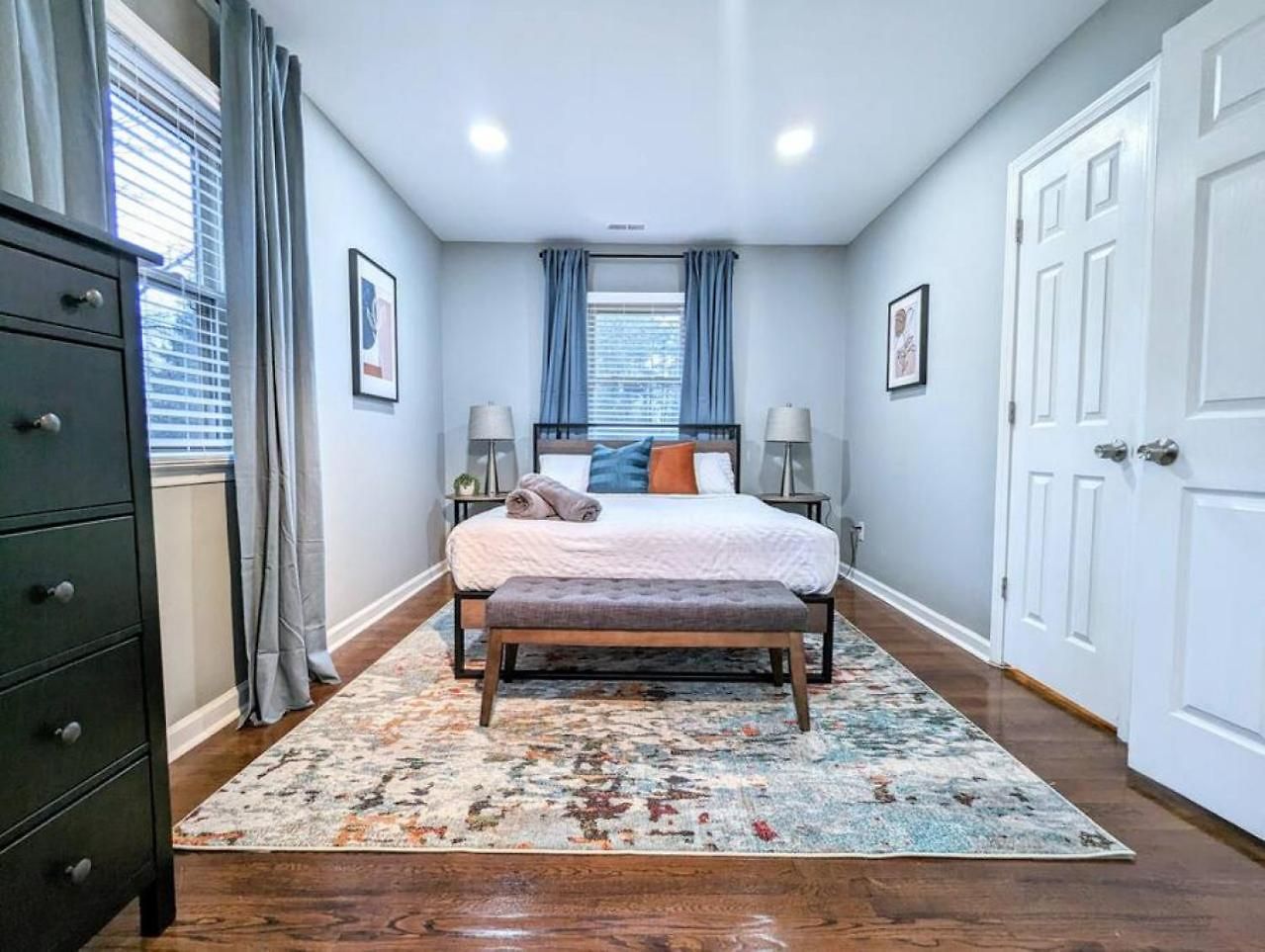 Spacious With Work Space, Firepit, Bbq Grill Holiday home Charlotte