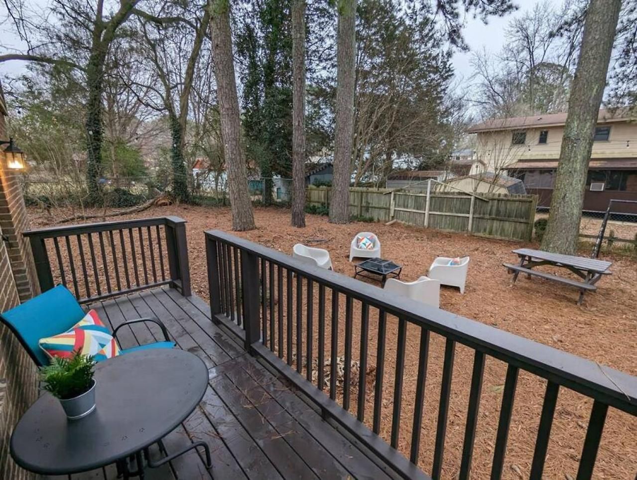 Spacious With Work Space, Firepit, Bbq Grill * Charlotte