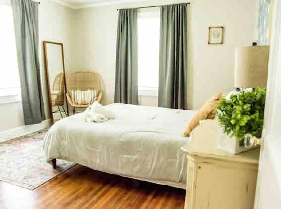 Holiday home Plaza Near Uptown, Noda, Light Rail! *