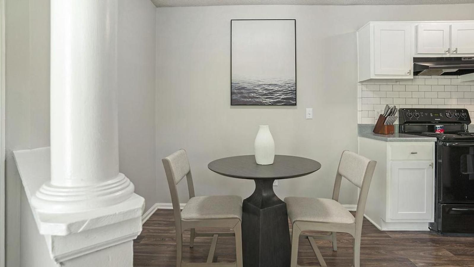 Apartment Landing - Modern With Amazing Amenities *