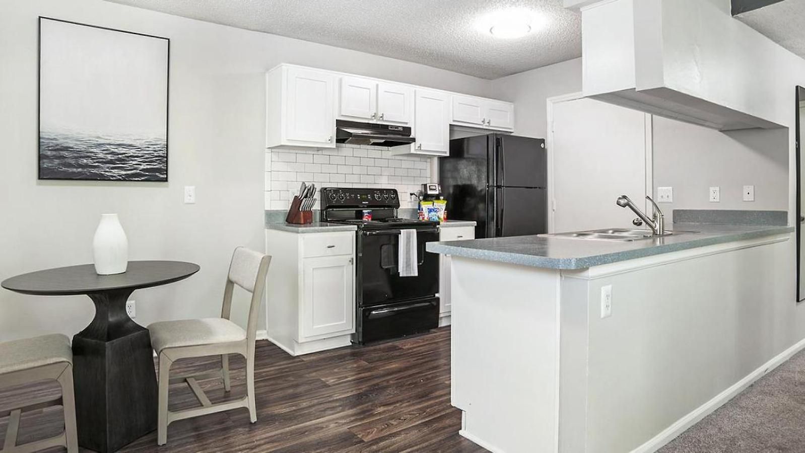 Landing - Modern With Amazing Amenities Apartment *