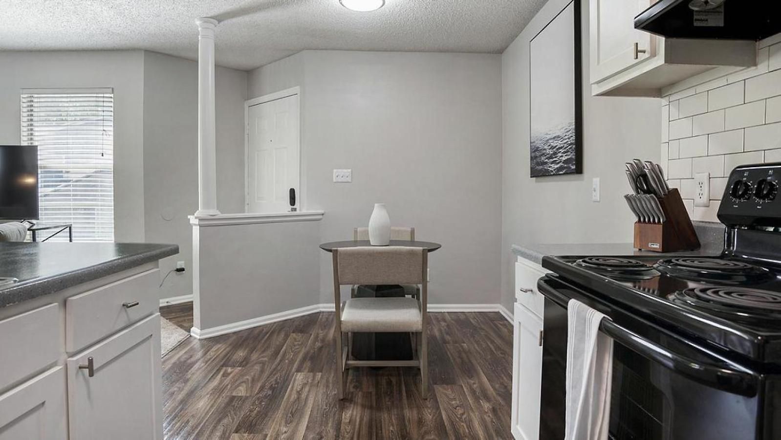 Landing - Modern With Amazing Amenities Charlotte