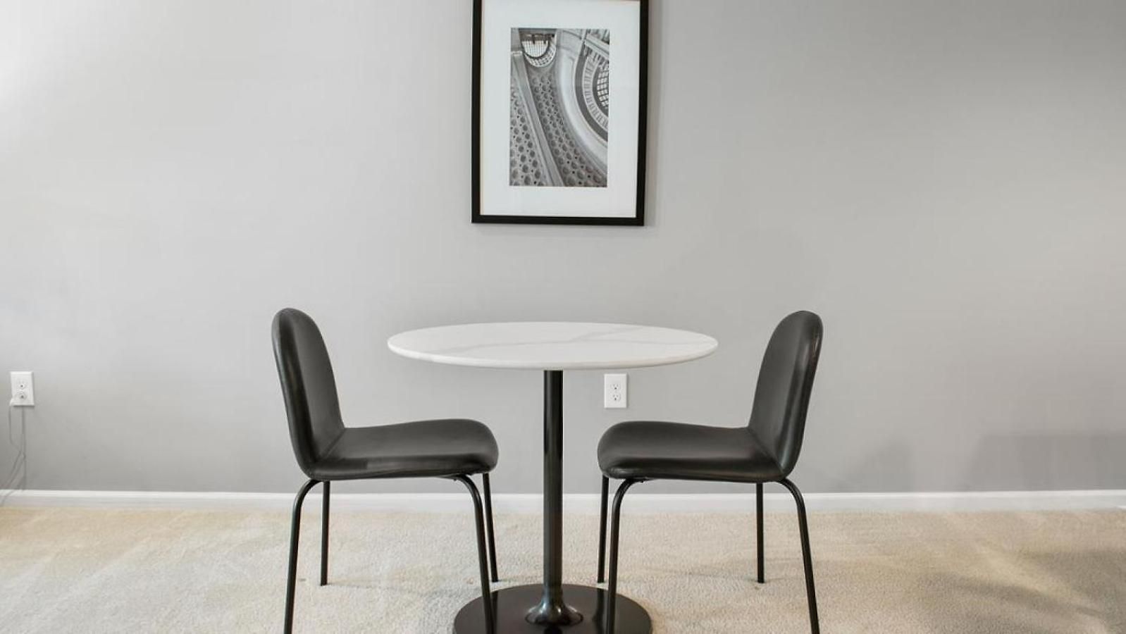 Apartment Landing - Modern With Amazing Amenities *