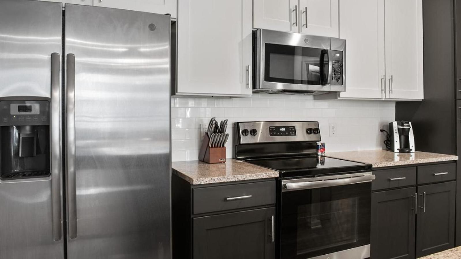 Apartment Landing - Modern With Amazing Amenities