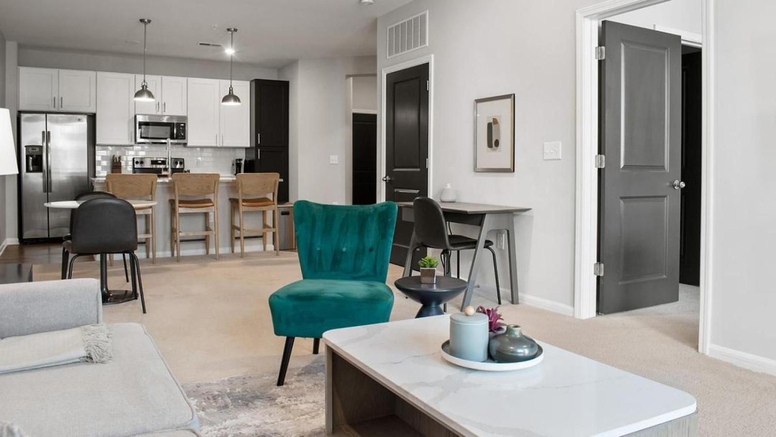 Landing - Modern With Amazing Amenities Apartment