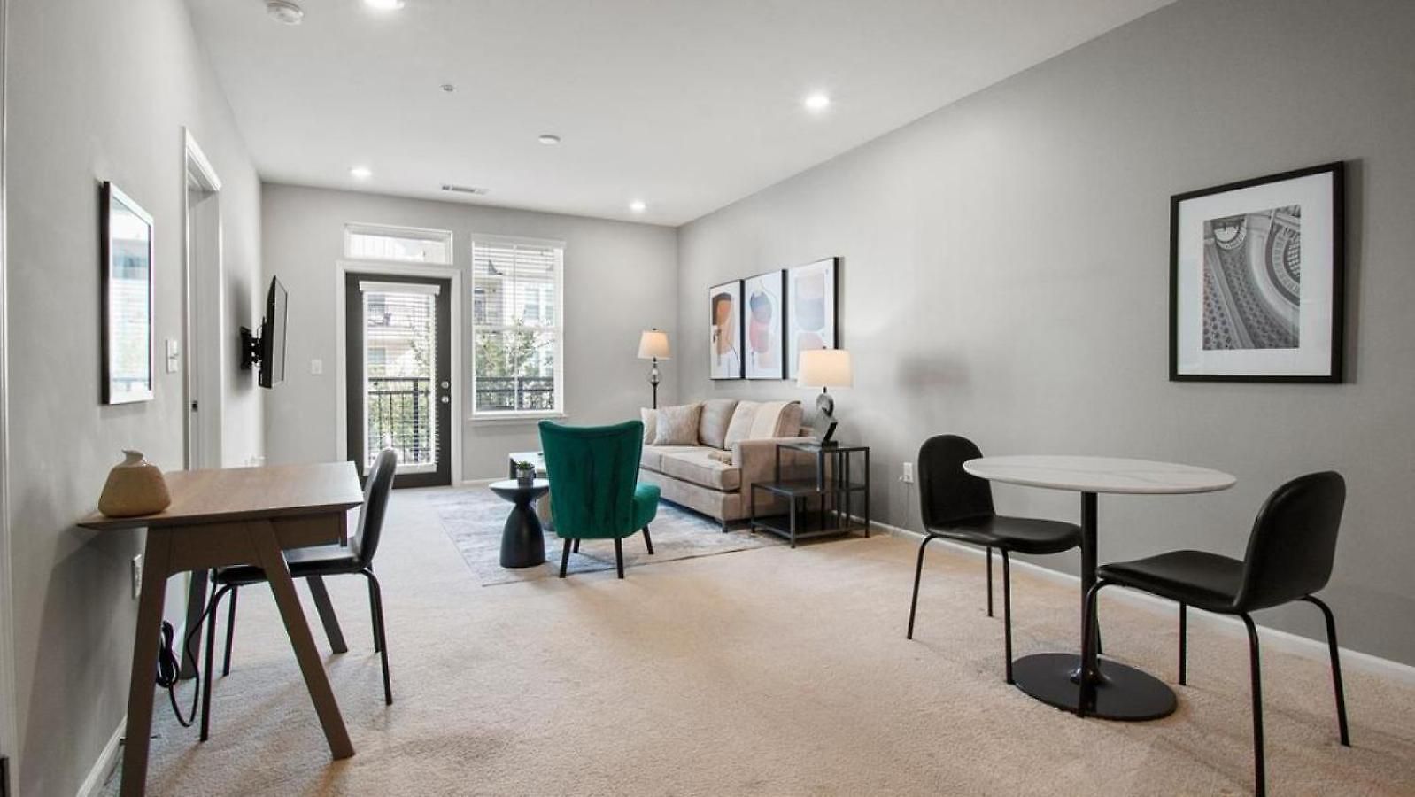 Landing - Modern With Amazing Amenities