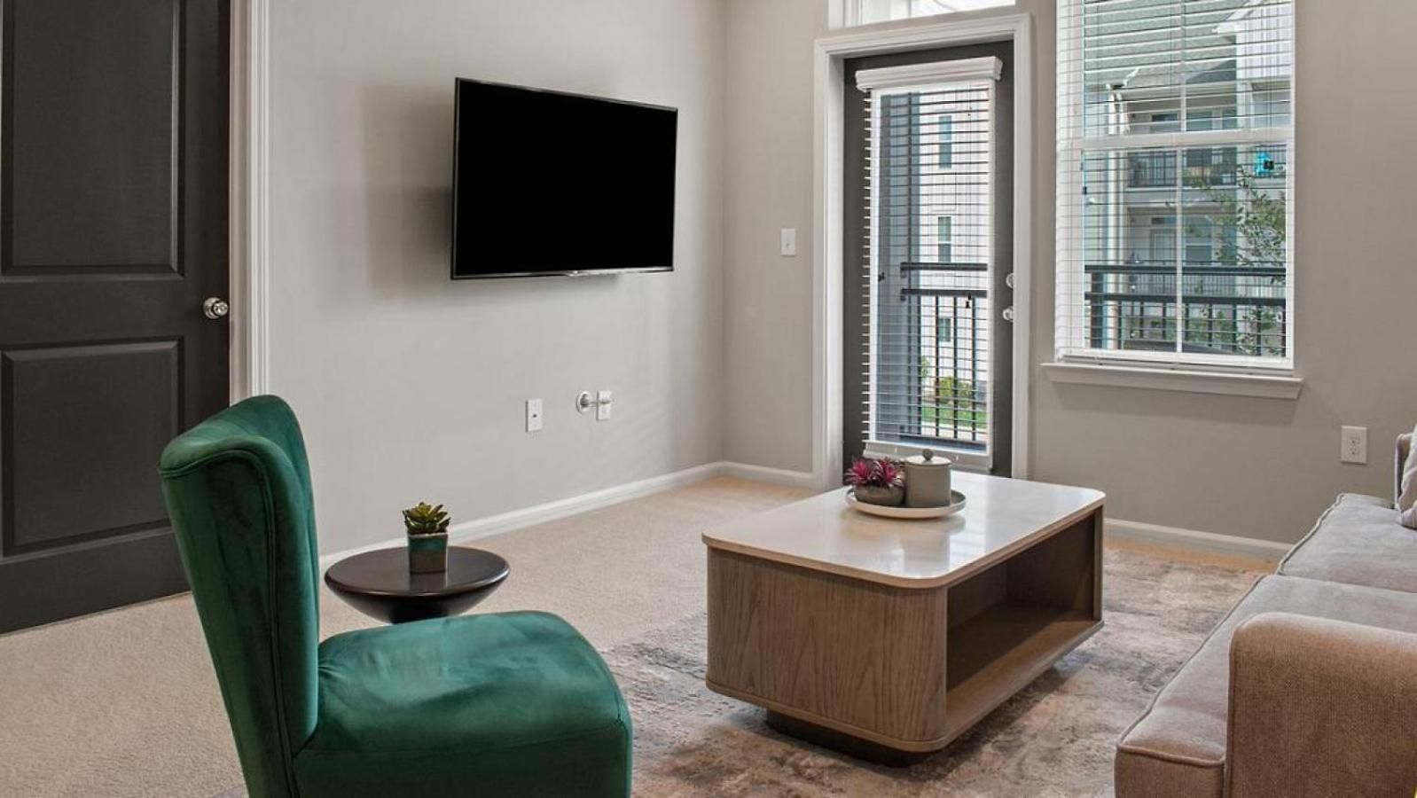 Apartment Landing - Modern With Amazing Amenities Charlotte