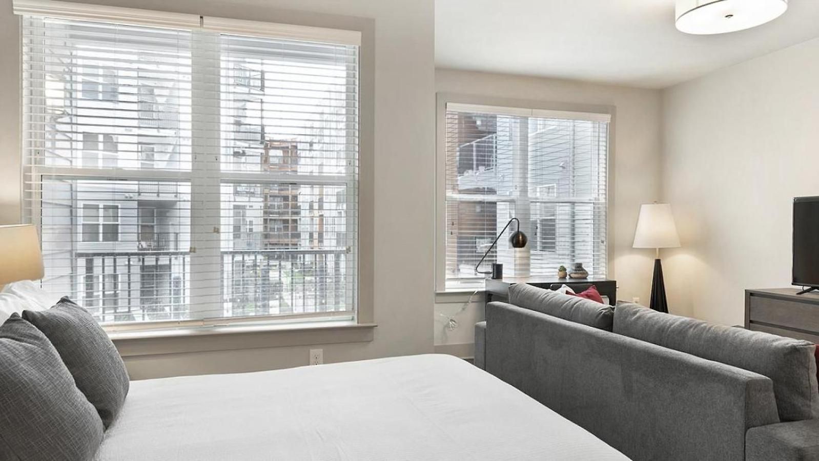 Apartment Landing - Modern With Amazing Amenities Charlotte