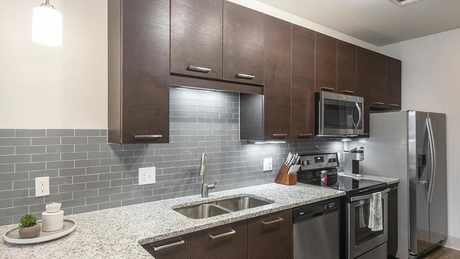 Landing - Modern With Amazing Amenities Apartment Charlotte