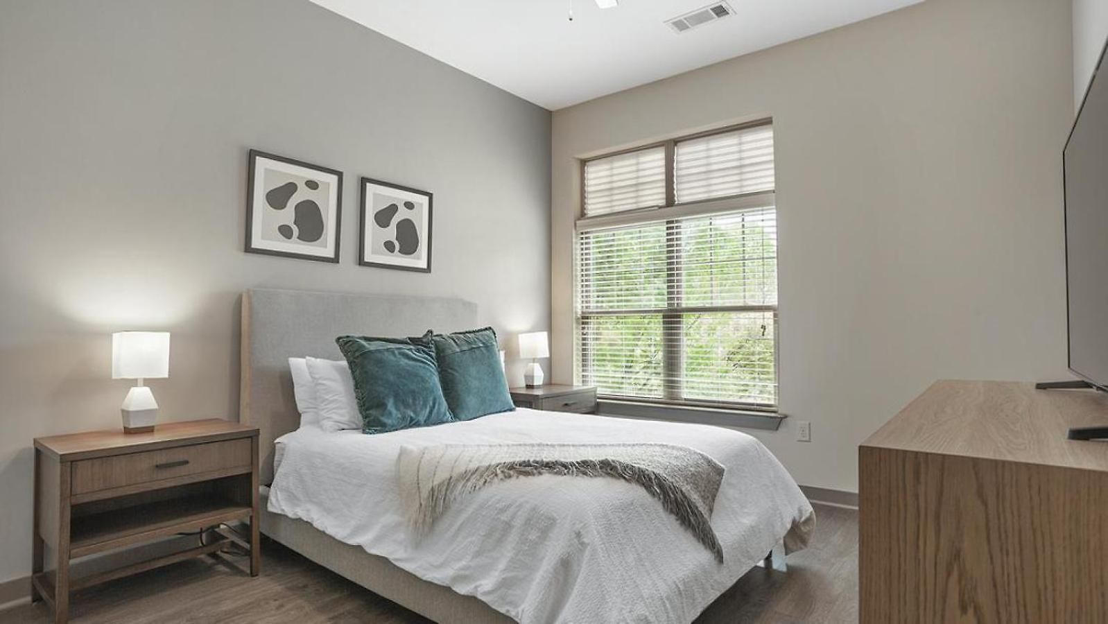 Apartment Landing - Modern With Amazing Amenities *
