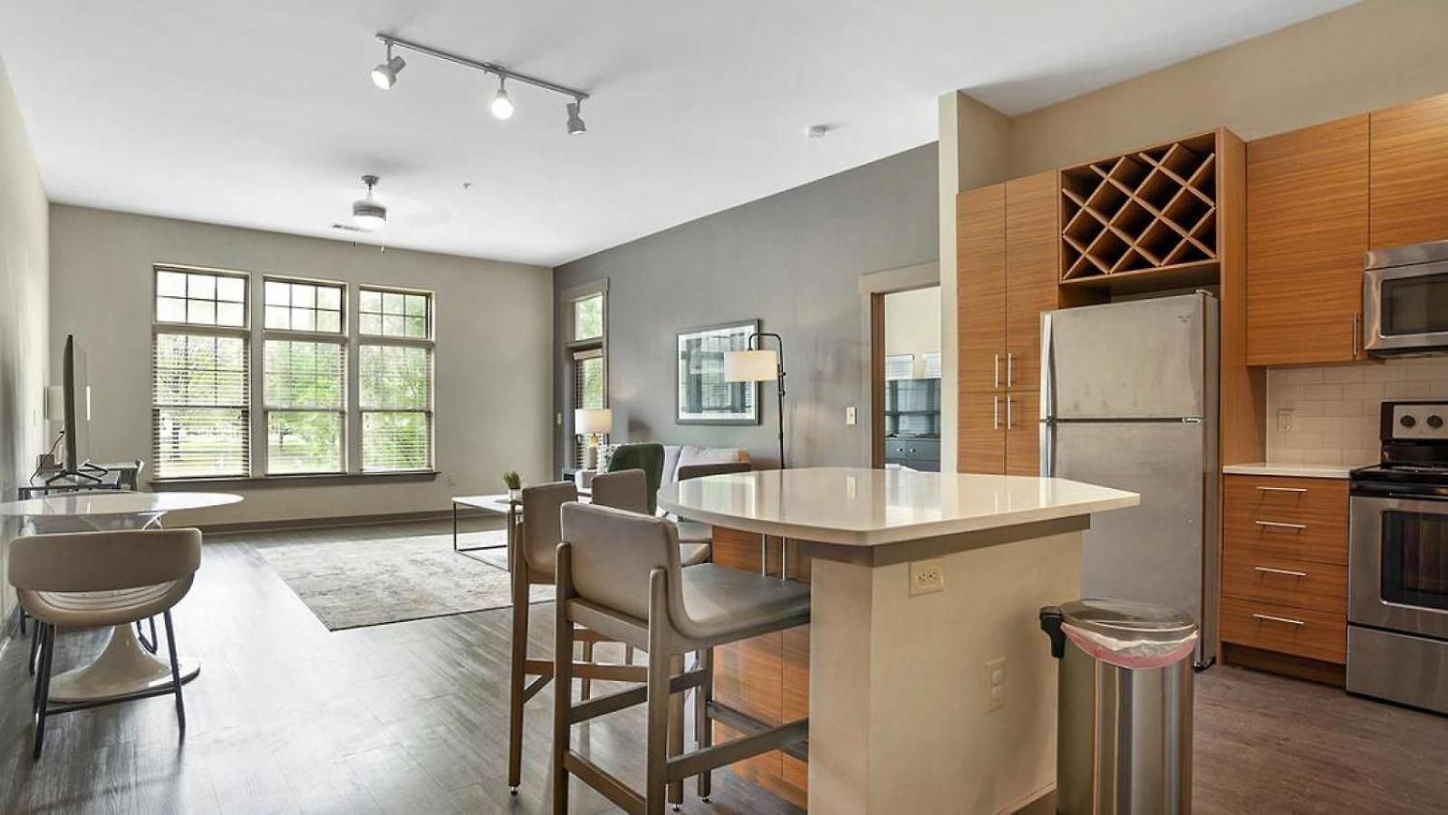 Apartment Landing - Modern With Amazing Amenities