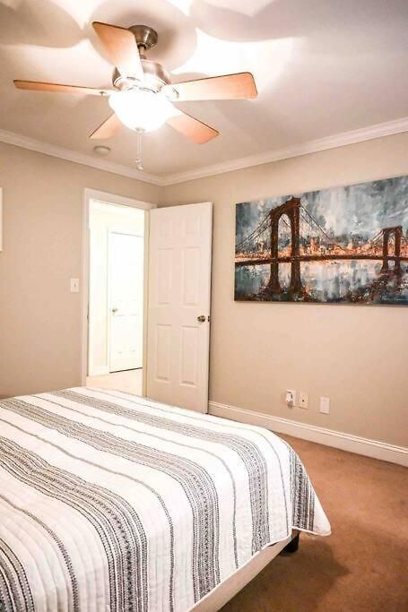 Cozy - 2 Bedroom Townhome Getaway - Plaza Midwood *