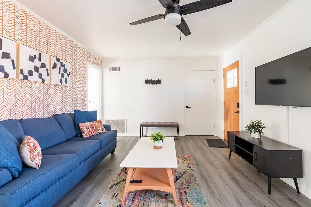 4 Bedroom - 5 Min To Uptown *