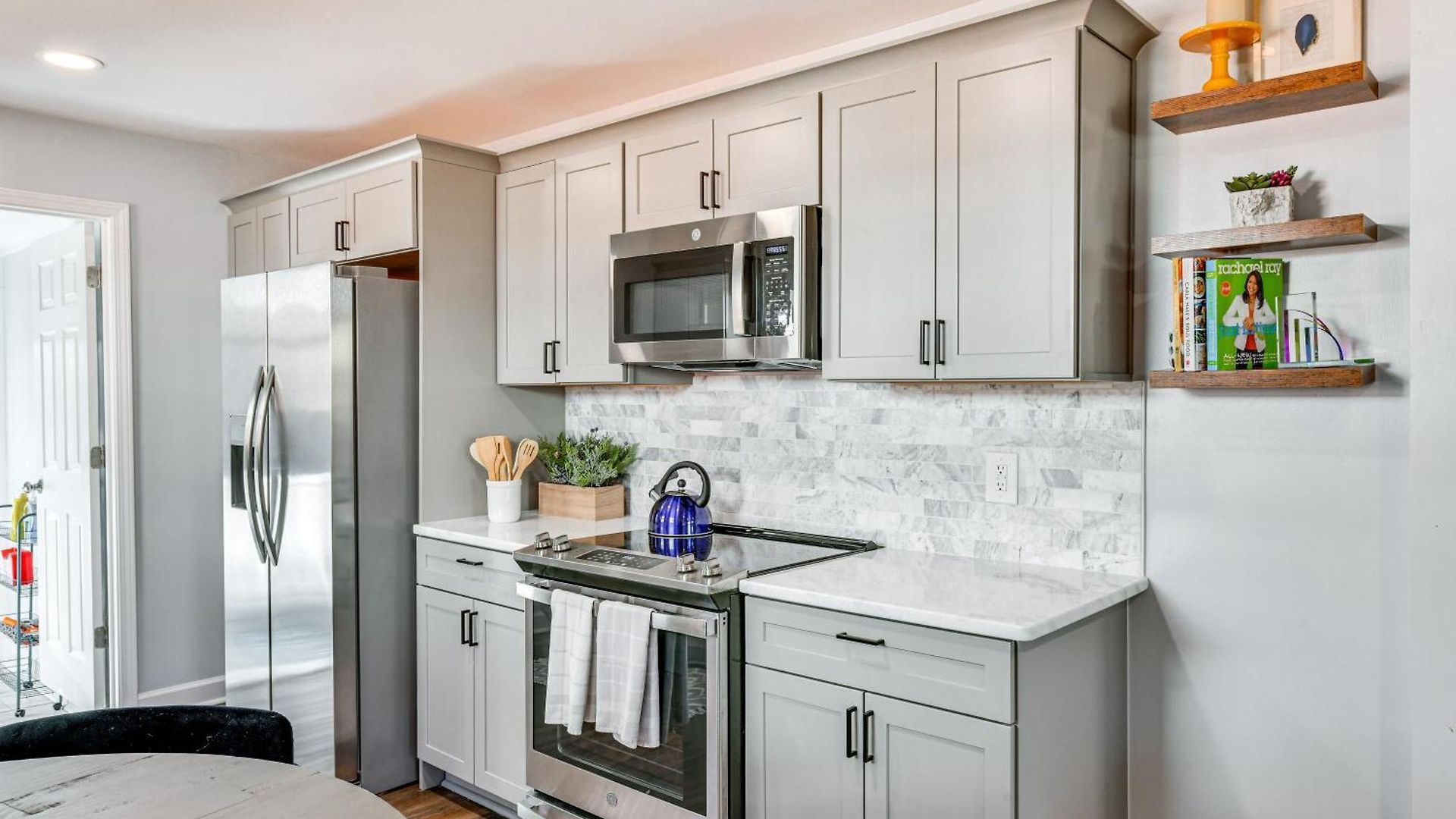 Newly Updated ~ 3 Mi To Downtown Charlotte! Holiday home