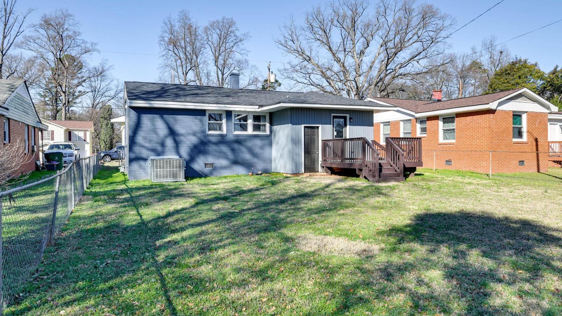 Newly Updated ~ 3 Mi To Downtown Charlotte! Holiday home