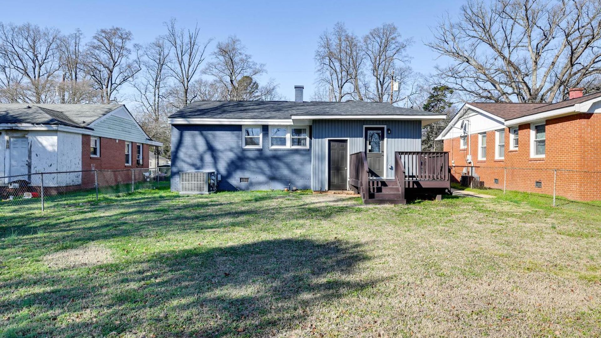 Newly Updated ~ 3 Mi To Downtown Charlotte! Holiday home