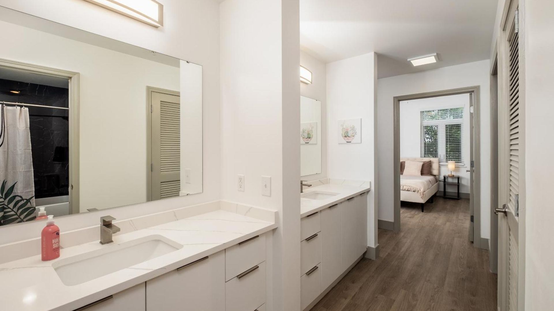 Cityscape Flat- 3br Luxury In Uptown Apartment *