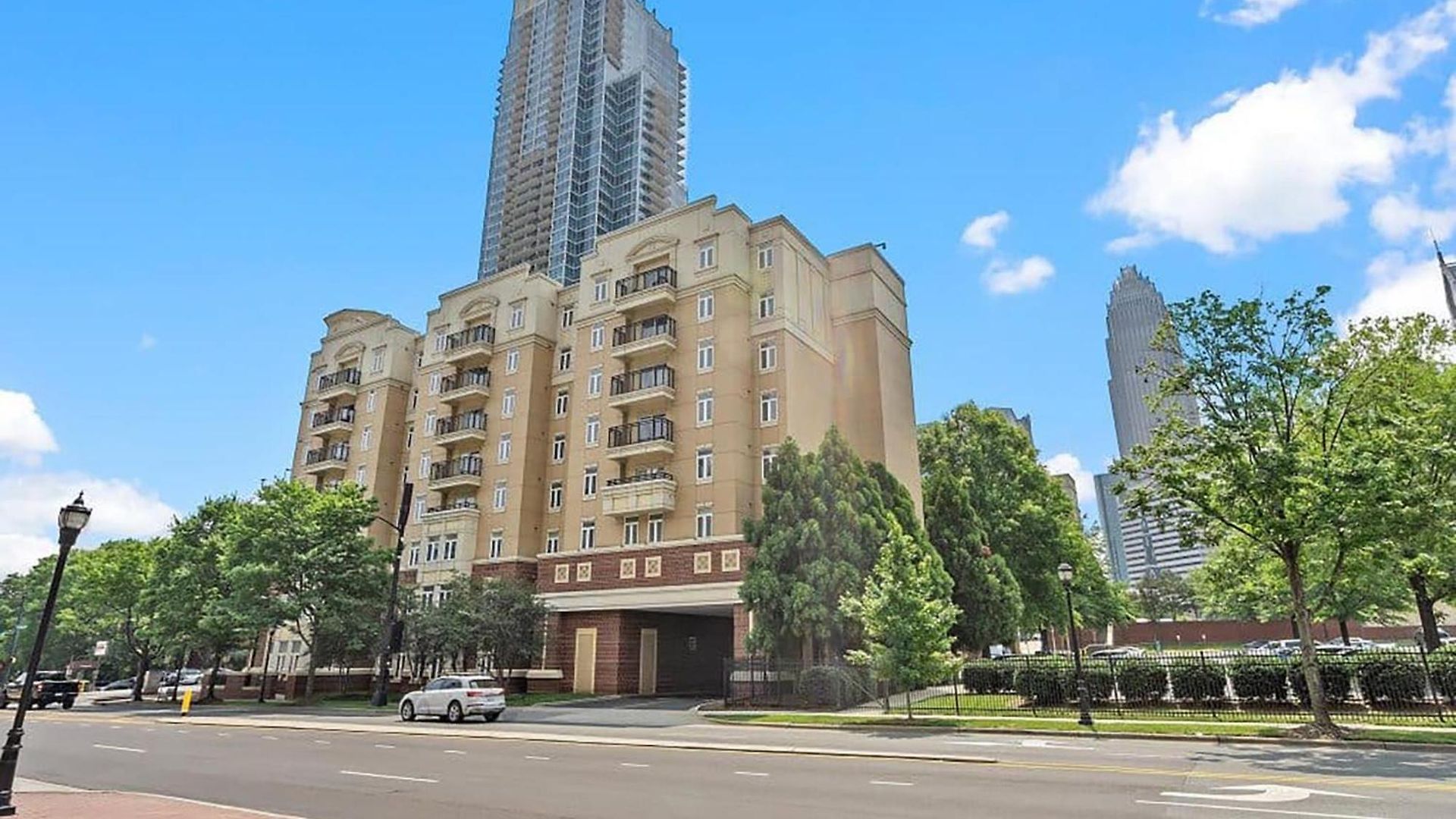 Apartment Cityscape Flat- 3br Luxury In Uptown