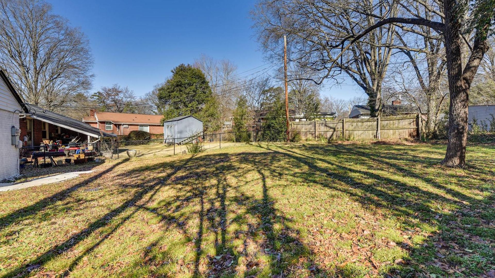 Holiday home Updated W/ Yard ~ 3 Mi To Uptown! *