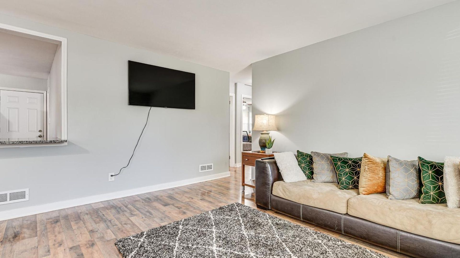 Updated W/ Yard ~ 3 Mi To Uptown! * Charlotte