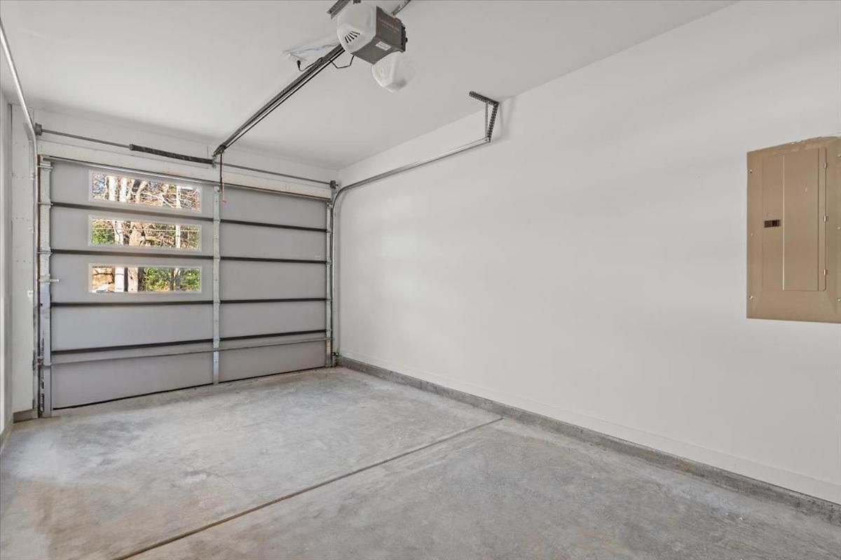 Stylish Modern 3br 3,5ba Townhouse In