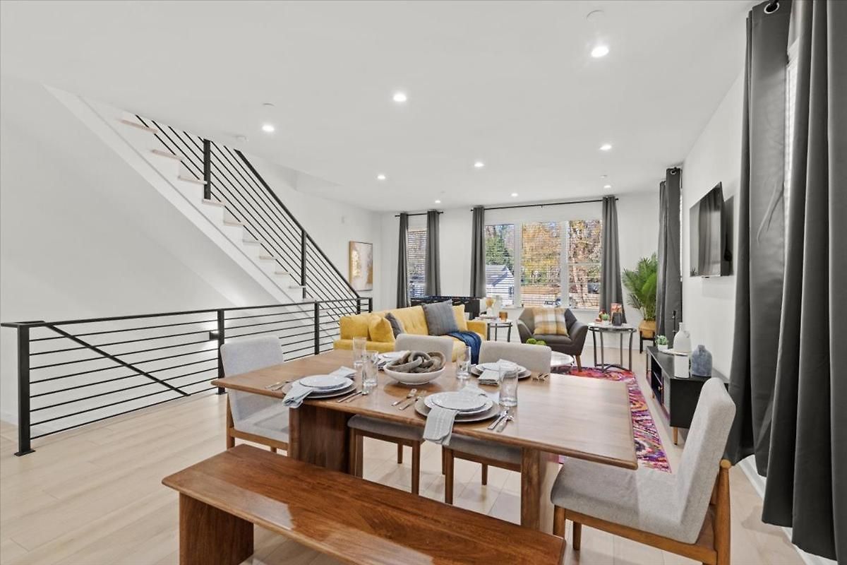 Stylish Modern 3br 3,5ba Townhouse In Charlotte