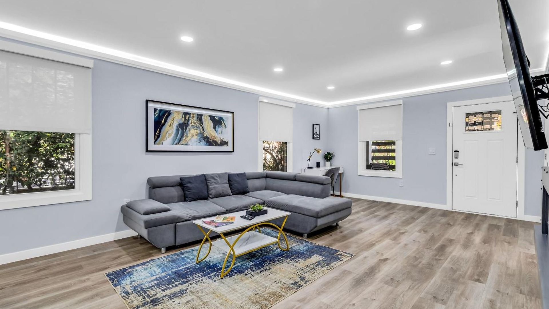 Luxury 3br House In *