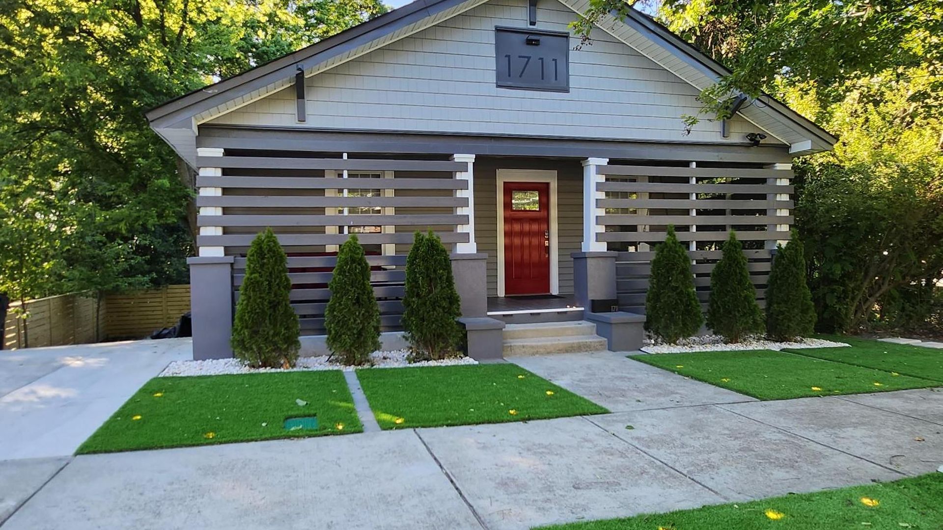 Luxury 3br House In *