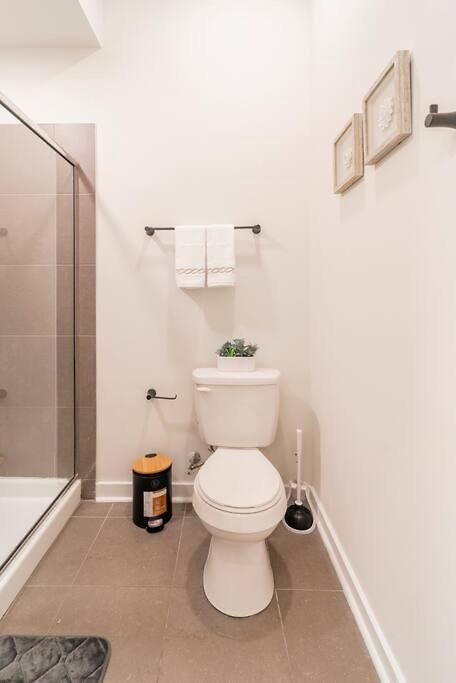 Charming Cozy With Wi-fi & Free Parking Apartment