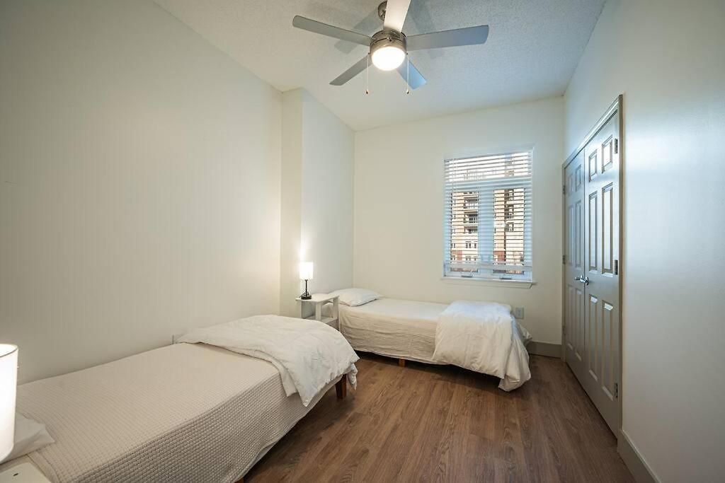 Uptown Style Apartment *