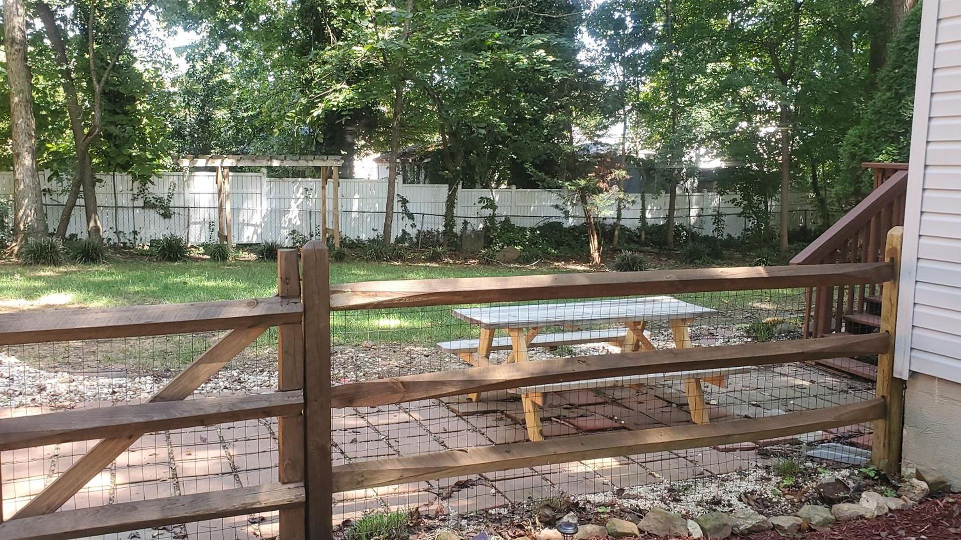Private Single Level Standalone House Large Lot - 3 Bedrooms Charlotte
