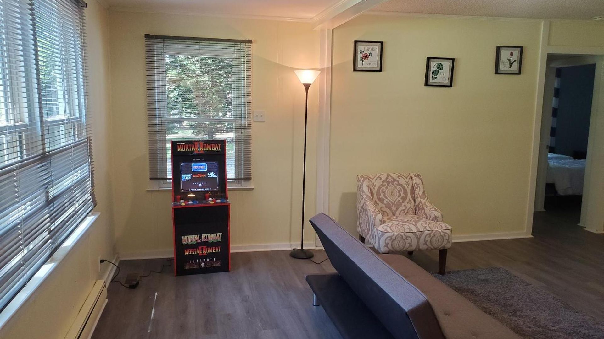 Private Single Level Standalone House Large Lot - 3 Bedrooms * Charlotte