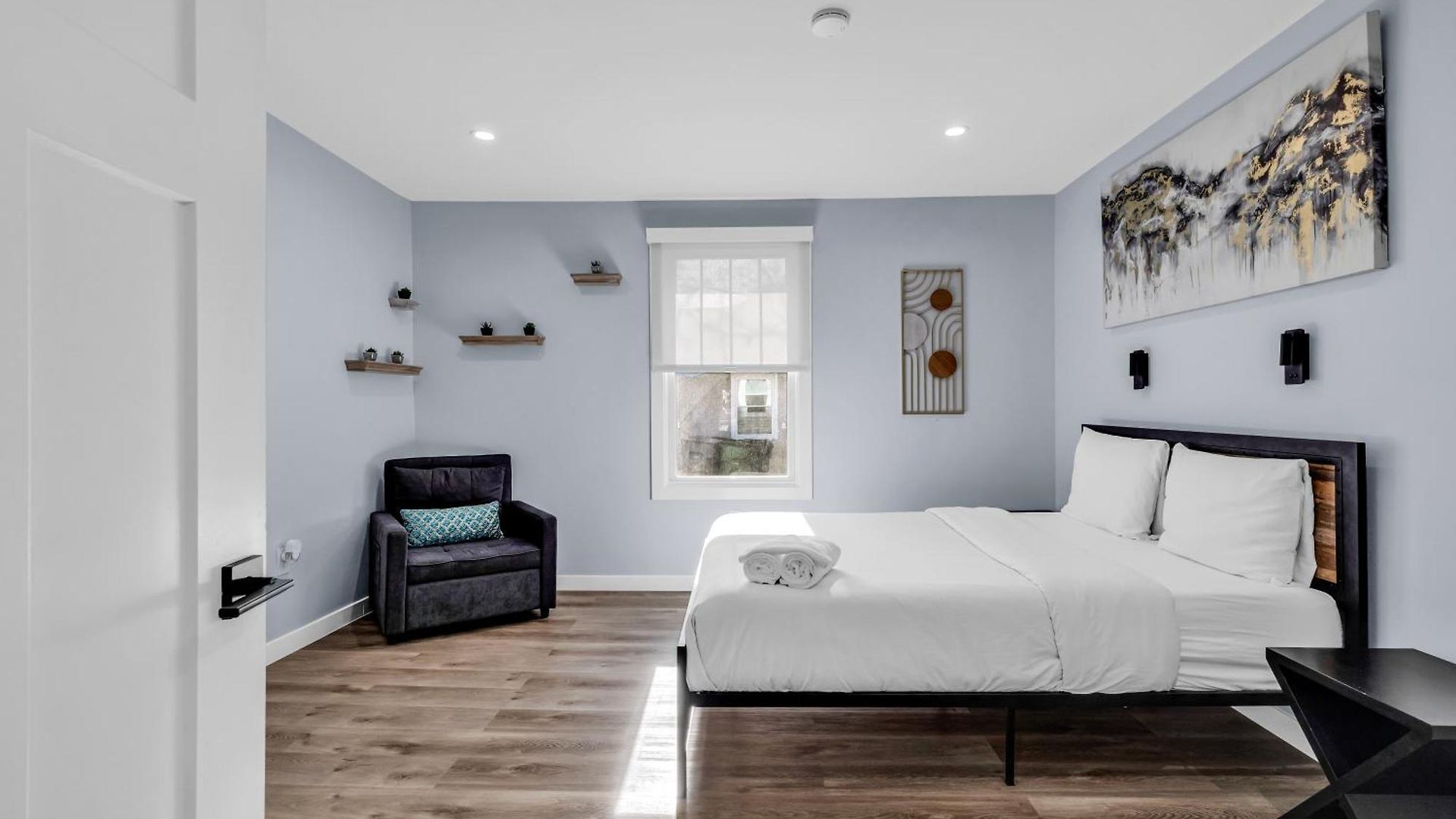 Luxury 3br House In
