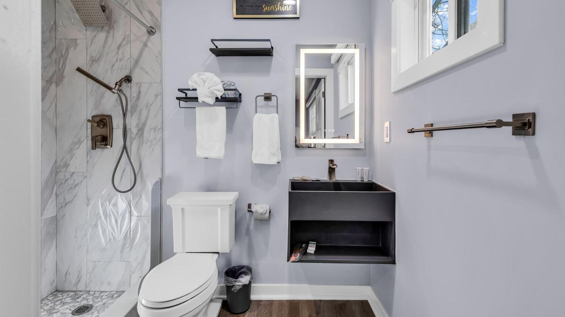 Luxury 3br House In