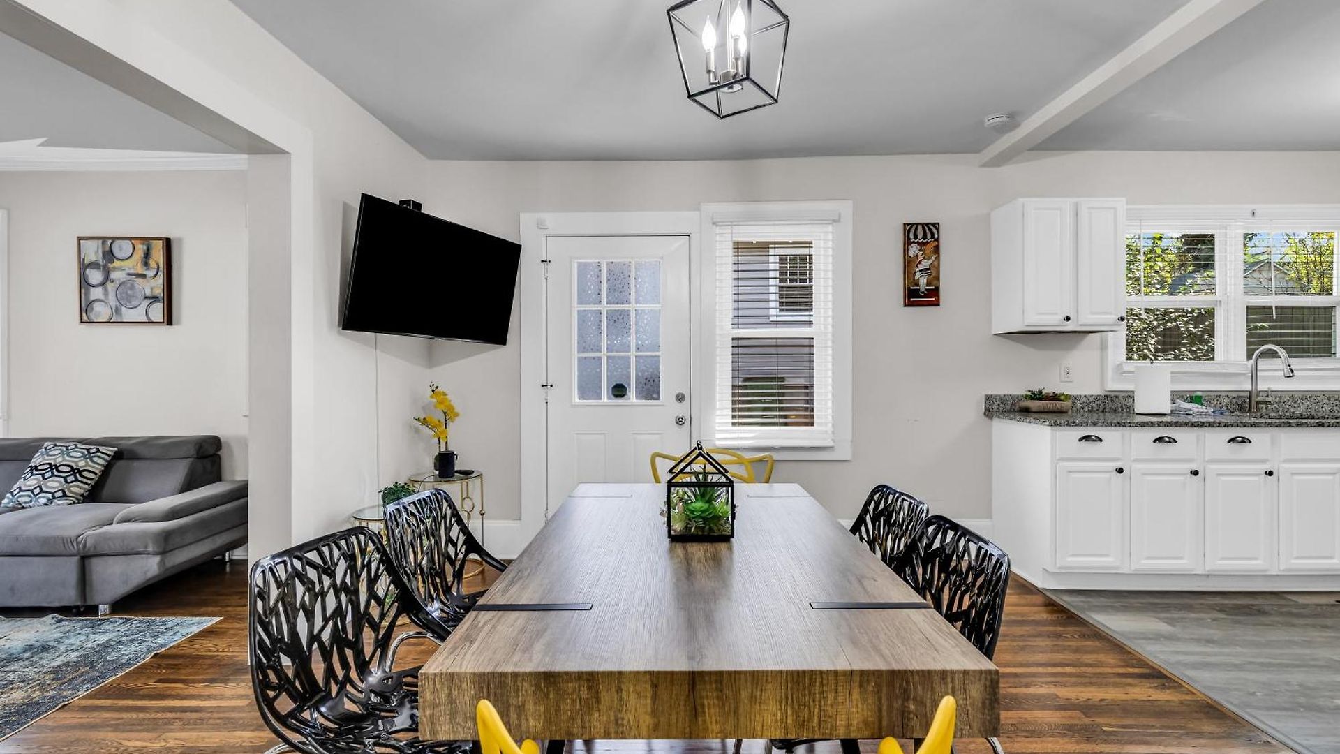 Luxury 3br Noda
