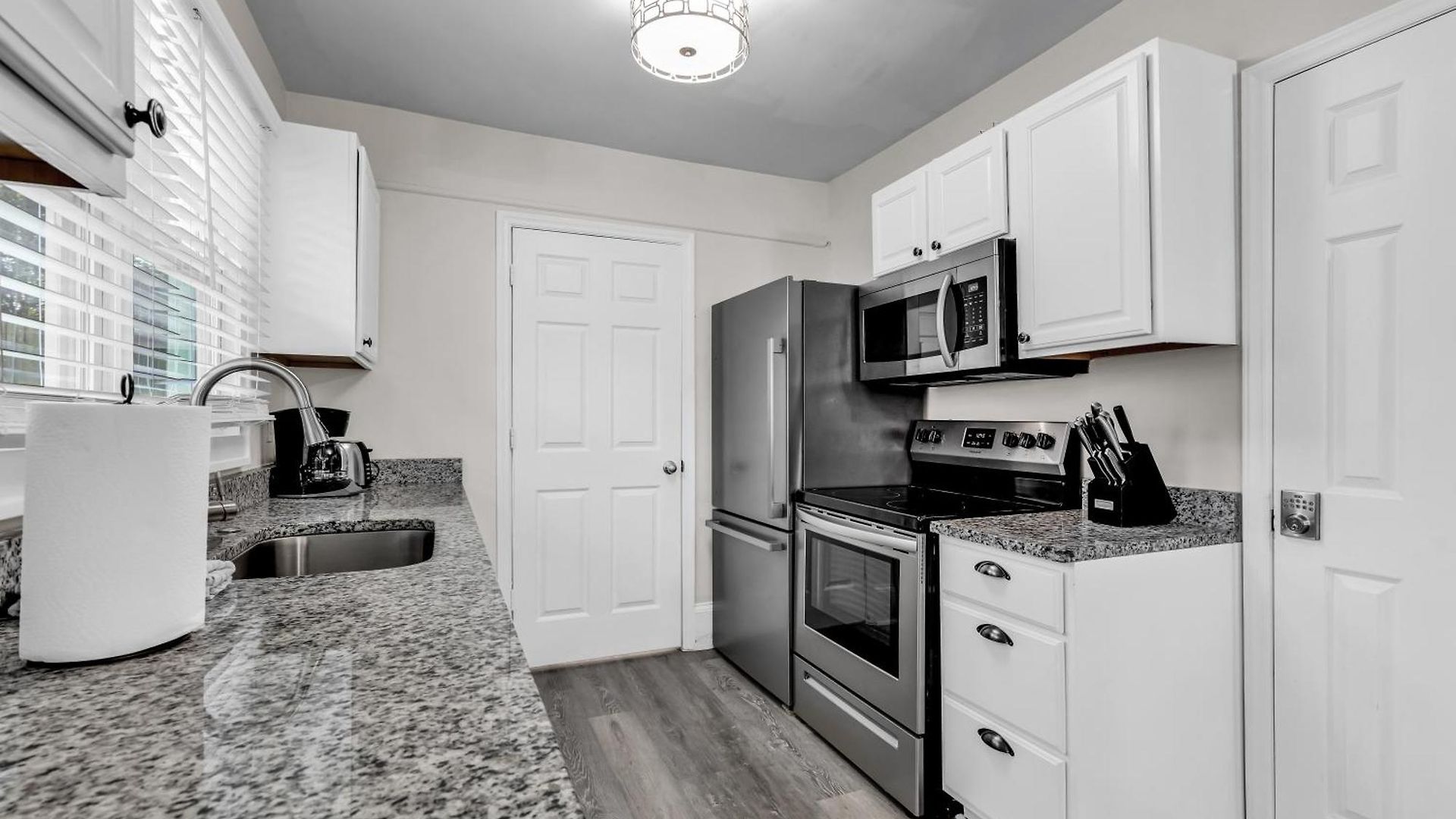 Luxury 3br Noda