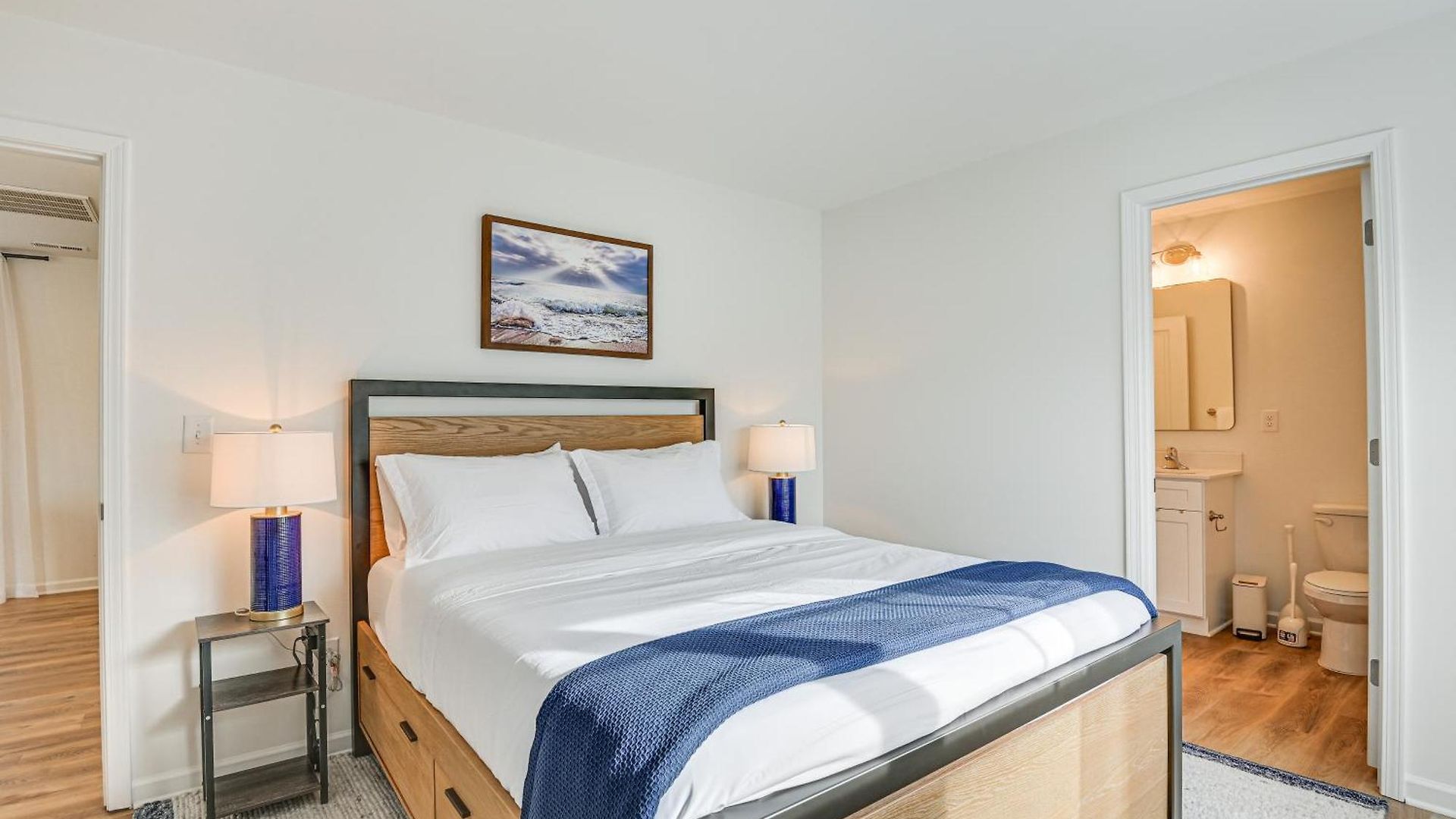 Charming Townhome: 6 Mi To Downtown! Charlotte