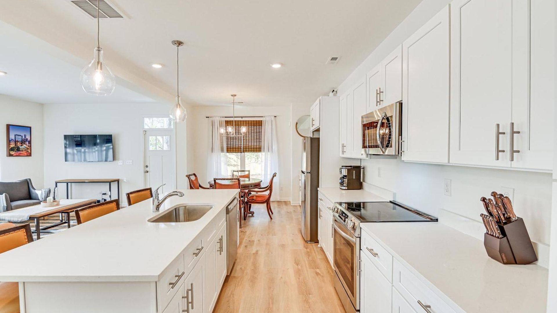Charming Townhome: 6 Mi To Downtown! * Charlotte
