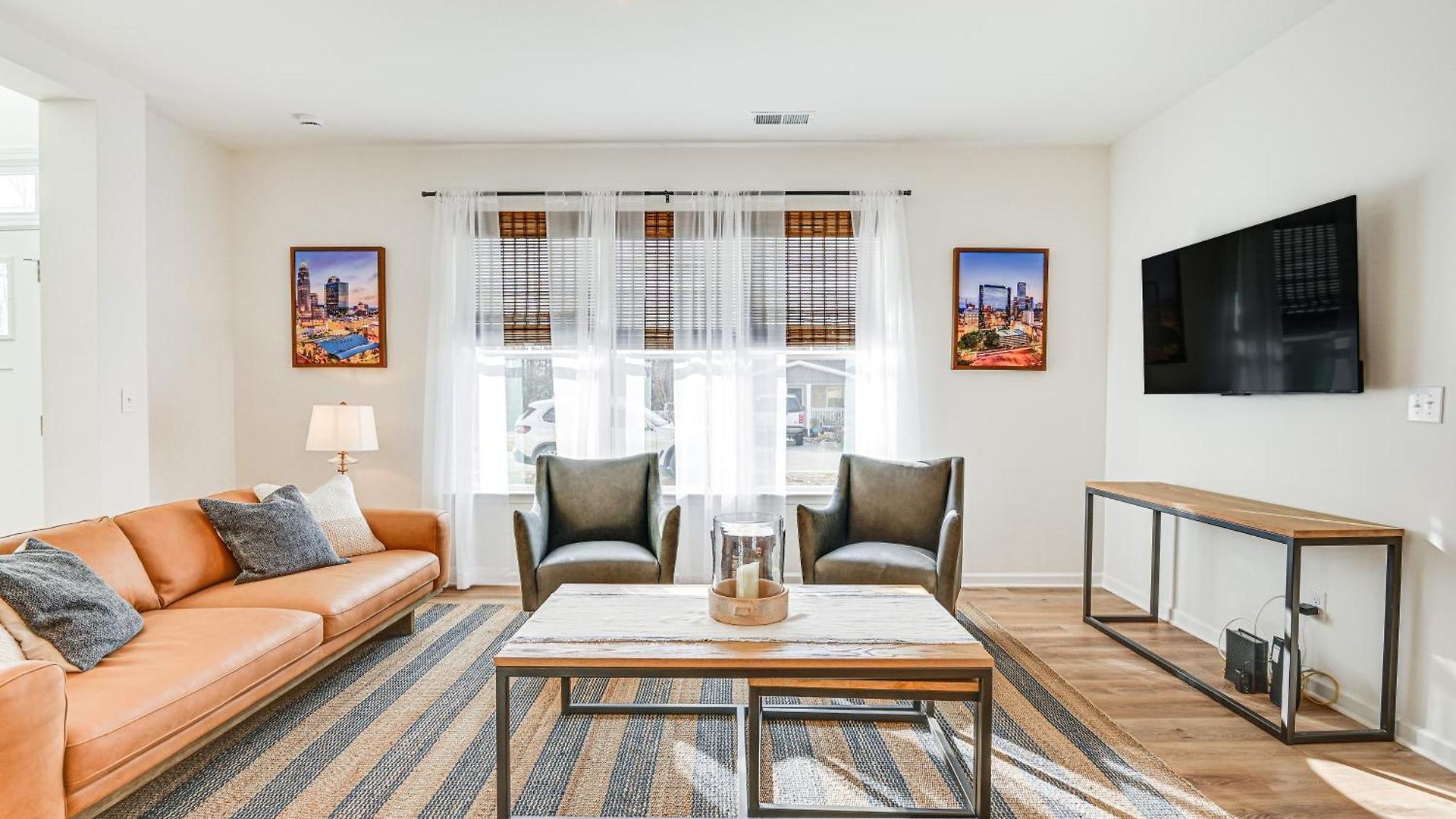 Charming Townhome: 6 Mi To Downtown! *