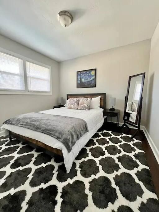 Gated 2br I 5 Min Uptown Apartment