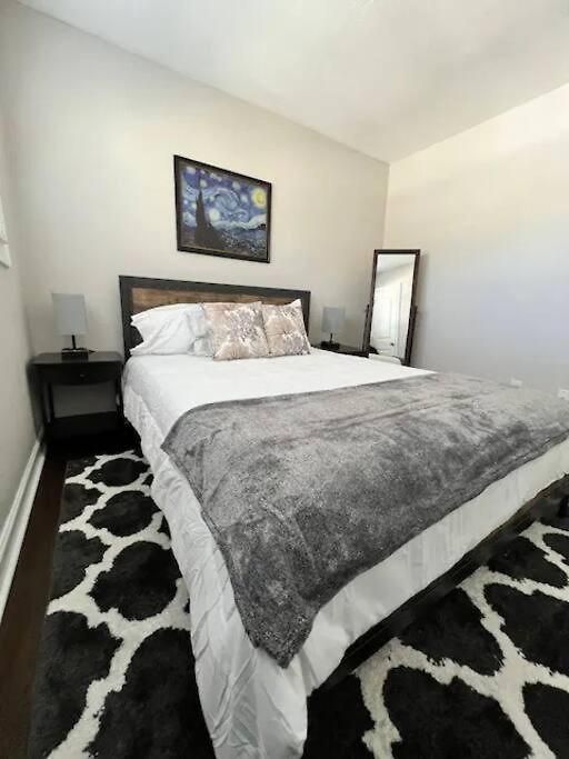 Gated 2br I 5 Min Uptown Apartment